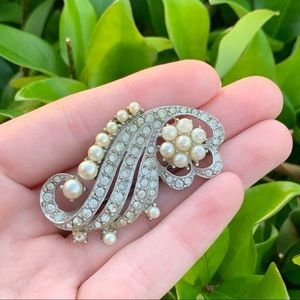 Vintage Silver Rhinestone & Faux Pearl Brooch/Pin Swirl Design